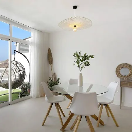 Beachfront Seaview Oasis - Private Terrace & Panoramic Ocean Views Табайба