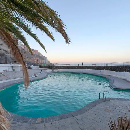 Beachfront Seaview Oasis - Private Terrace & Panoramic Ocean Views Табайба