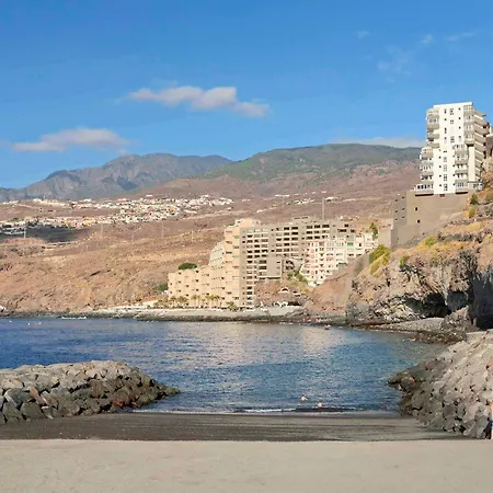Beachfront Seaview Oasis - Private Terrace & Panoramic Ocean Views Апартаменты