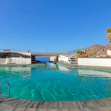 Апартаменты Beachfront Seaview Oasis