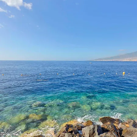 Beachfront Seaview Oasis - Private Terrace & Panoramic Ocean Views Apartamento